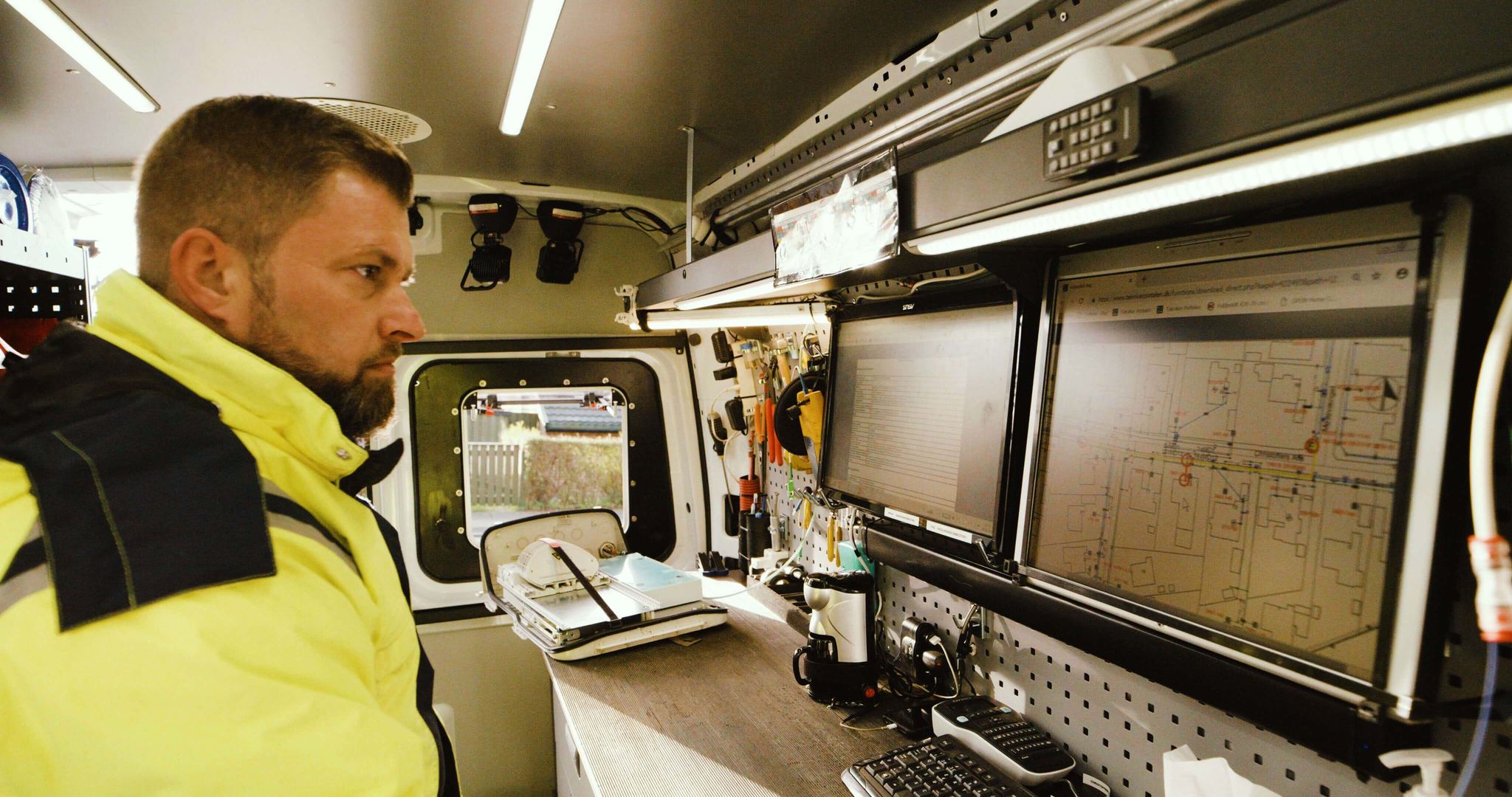 Compact and green power supply in fibre vans from Eltel Networks